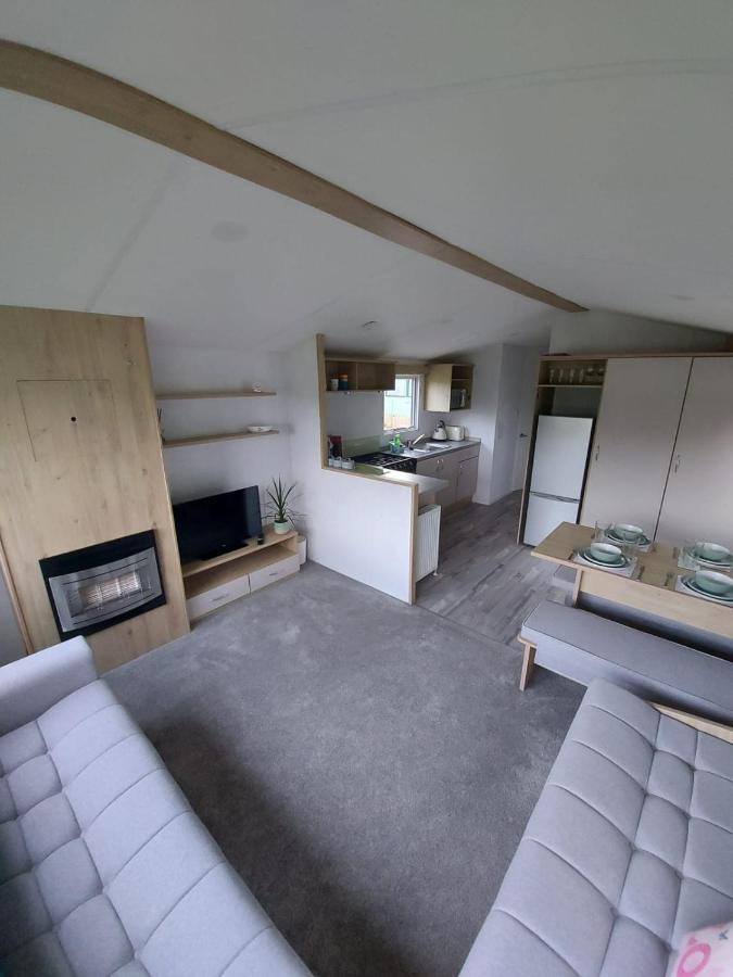 Woofles Luxury Caravan At Knaresborough Lido Exterior photo