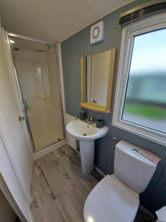 Woofles Luxury Caravan At Knaresborough Lido Apartment Exterior photo